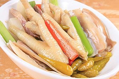 电影《长空之王》先导海报及预告公布 年内上映